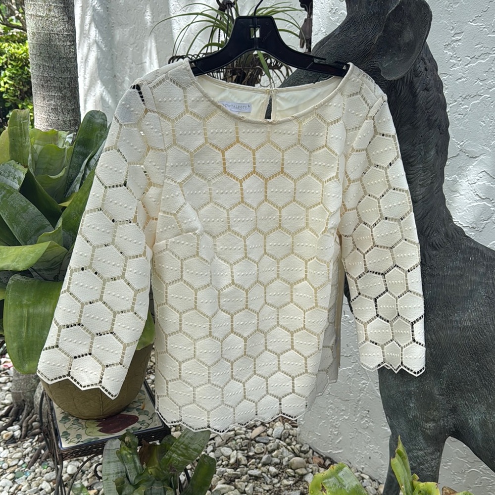 Talbots RSVP cream lace blouse with hexagonal design
